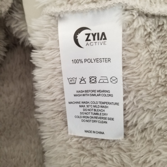 ZYIA Storm Sherpa Block Zipper Teddy Bear Hooded Jacket in Light Gray - Picture 11 of 11